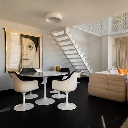 Vista Del Mar Sixties Apartment *